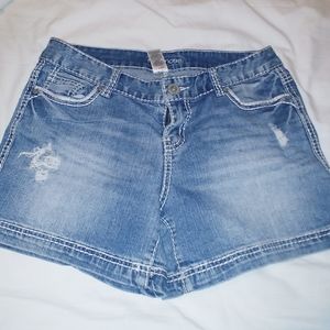 Maurices Distressed Jean Shorts size 7/8.